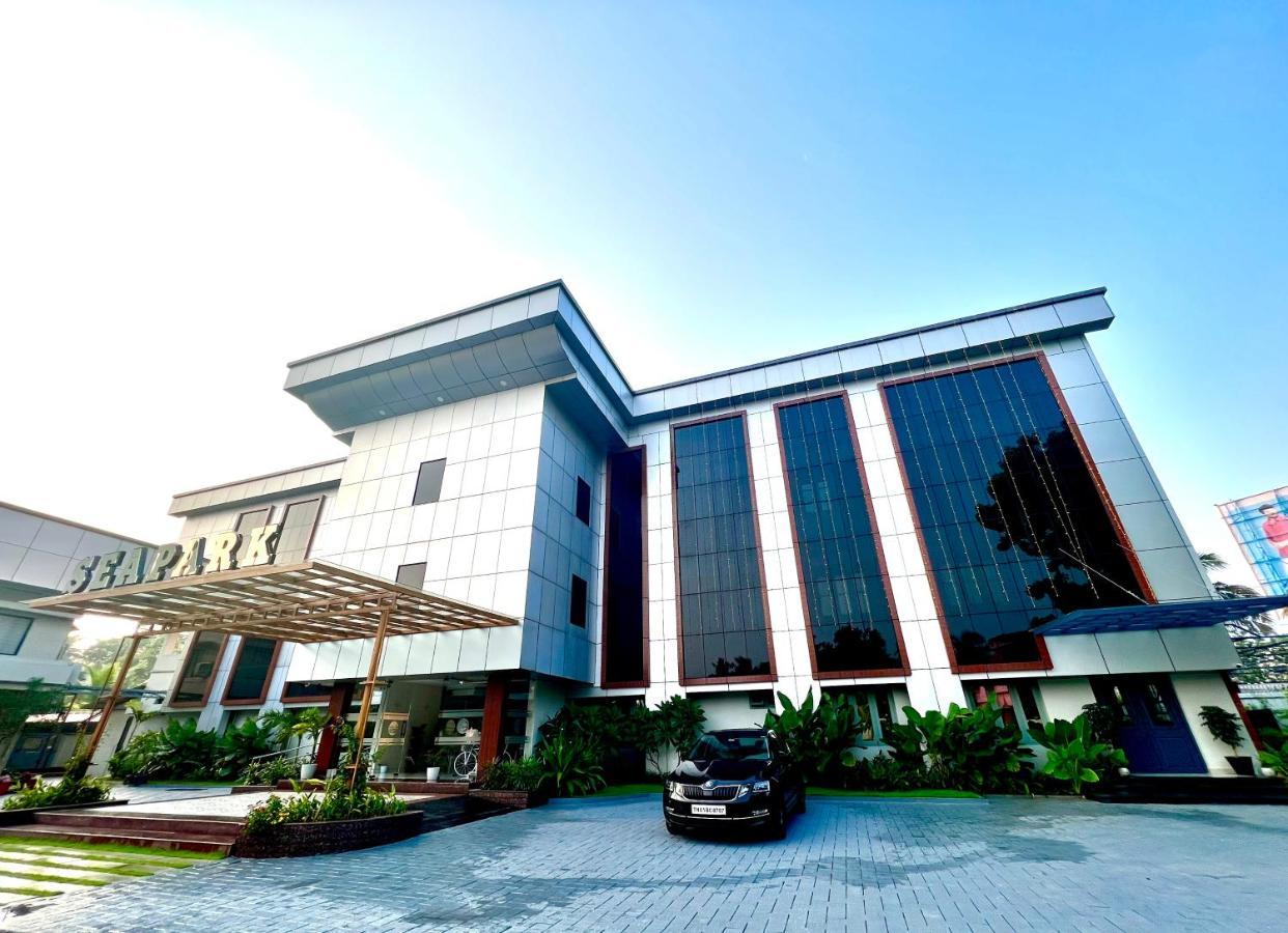 Hotel Seapark Коллам Экстерьер фото