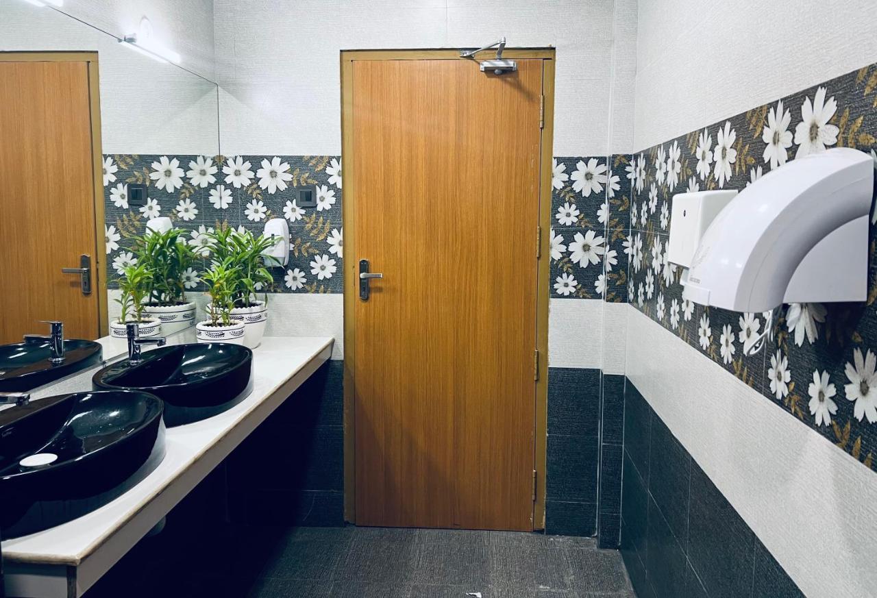 Hotel Seapark Коллам Экстерьер фото